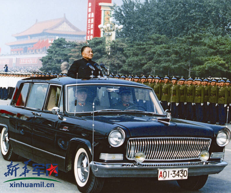 Парадный Hongqi CA770TJ в 1984 году